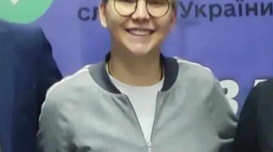 Гражданка РФ - Топ-чиновник ДПС Украины Катерина Рыженкова срочно избавляется от имущества в Крыму | FAKEOFF